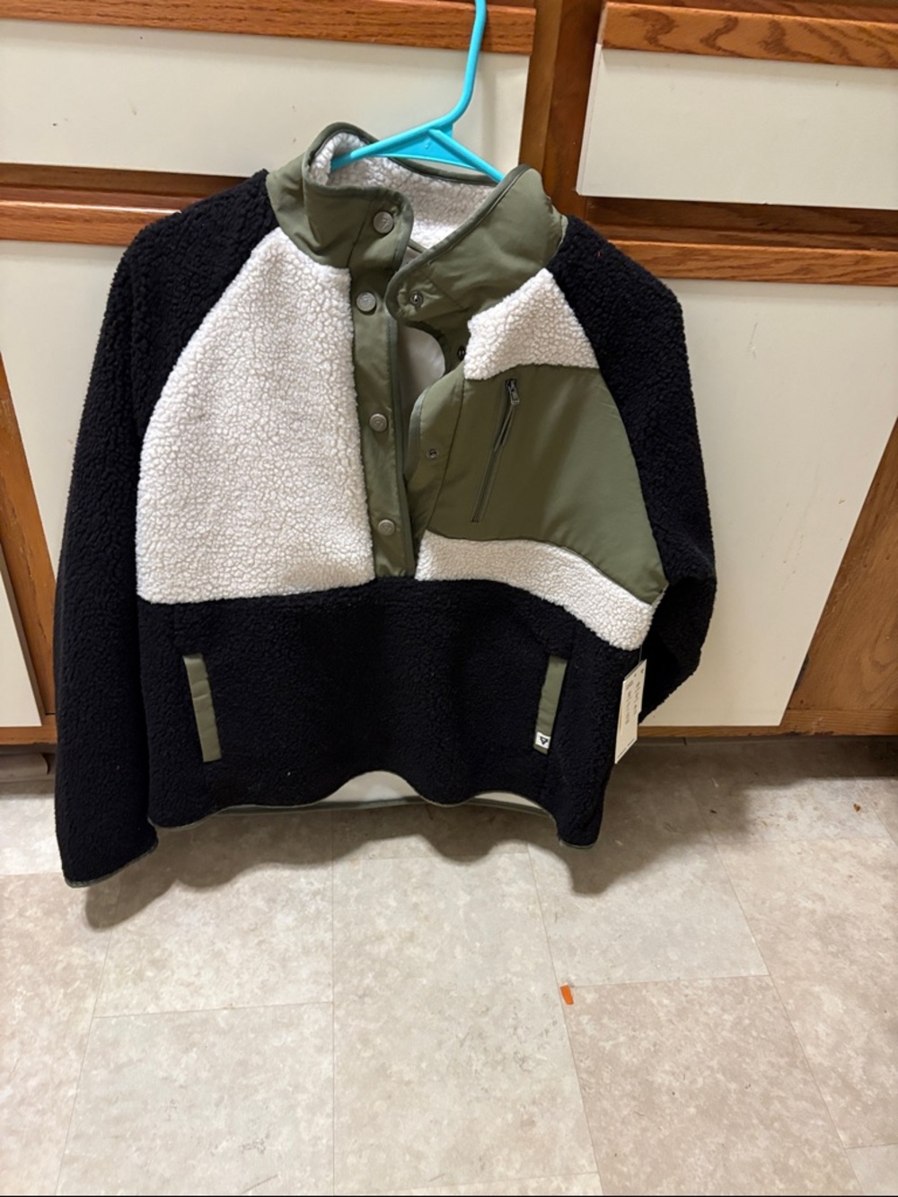 Women’s Sherpa Pullover Jacket in Black, White & Olive - Picture 1 of 5